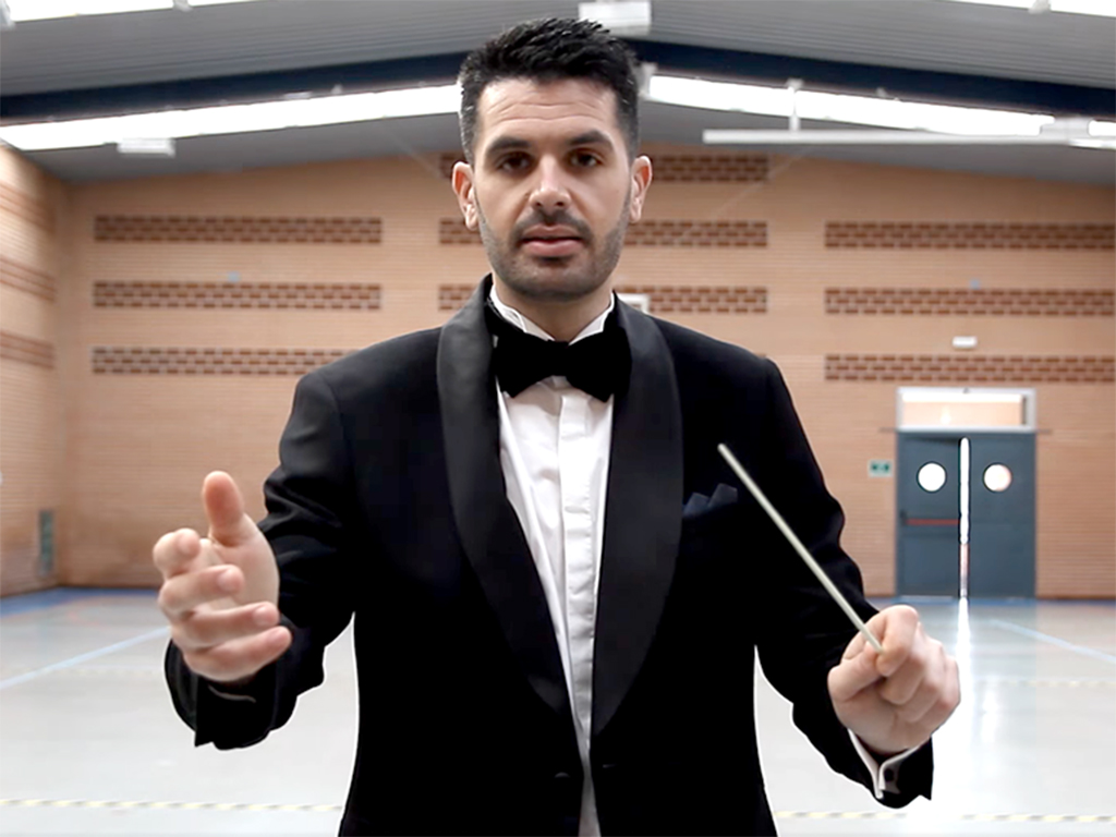 Asier Doval en un extracto del final del vídeo navideño. / N.LL.