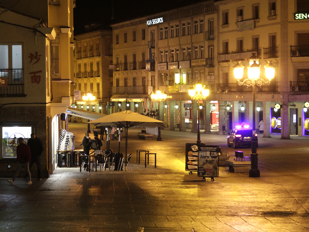 La Avenida del Acueducto, antes del toque de queda. / NEREA LLORENTE