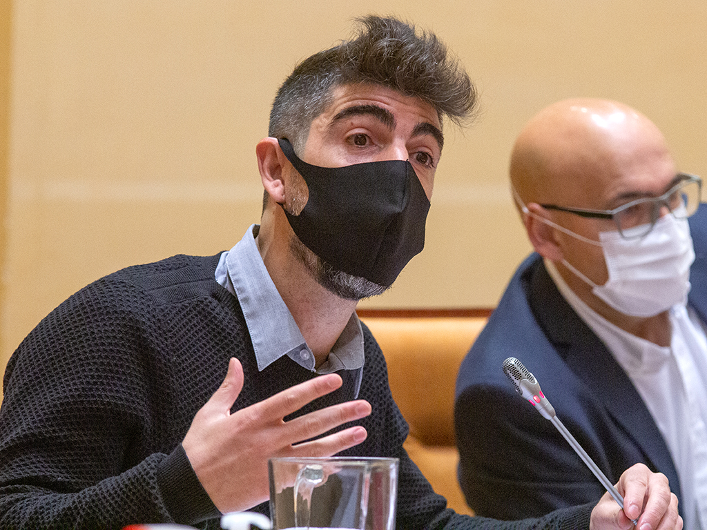 Guillermo San Juan, en un pleno del Ayuntamiento. / NEREA LLORENTE