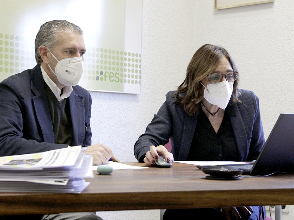 Reunión de la FES, con Andrés Ortega y Beatriz Escudero. / EL ADELANTADO