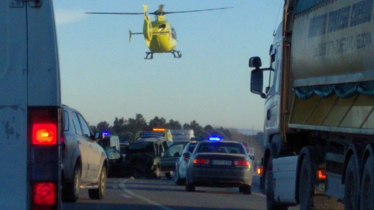 Al menos uno de los heridos ha tenido que ser trasladado en helicóptero.