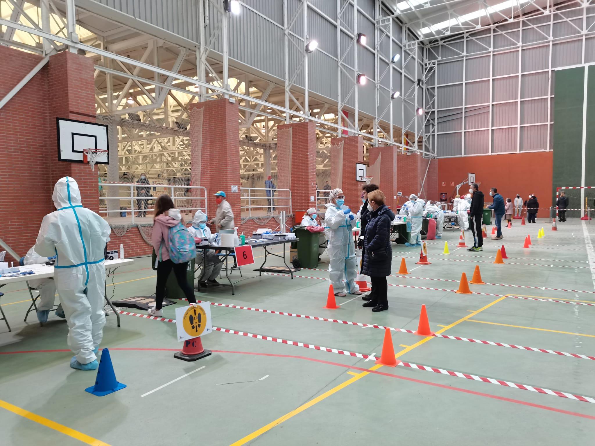 Primera jornada  del cribado en Carbonero el Mayor. / EL ADELANTADO
