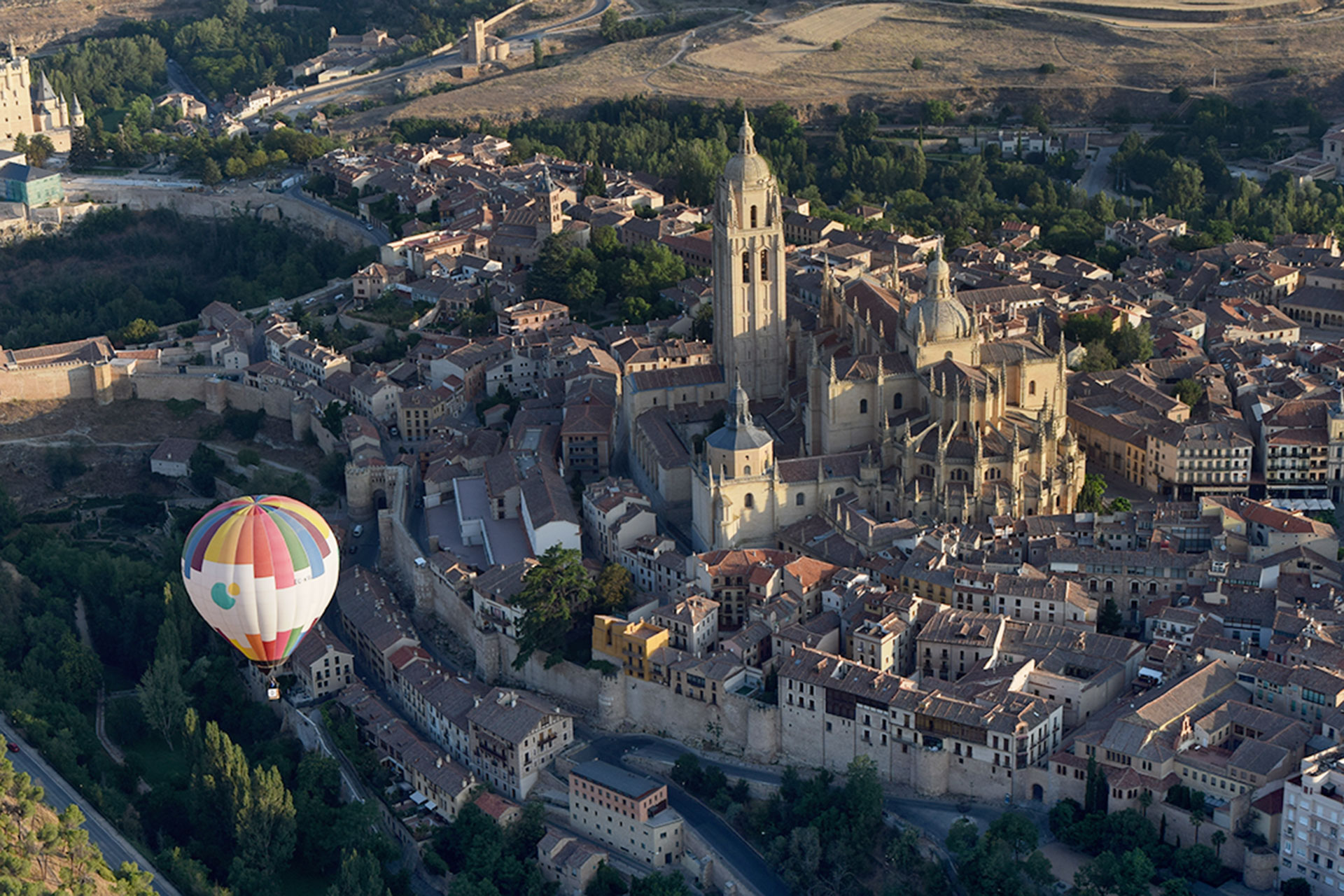 Imagen del recinto amurallado de la ciudad tomada durante el Festival Accesible de Globos Aerostáticos. / Rocío Pardos