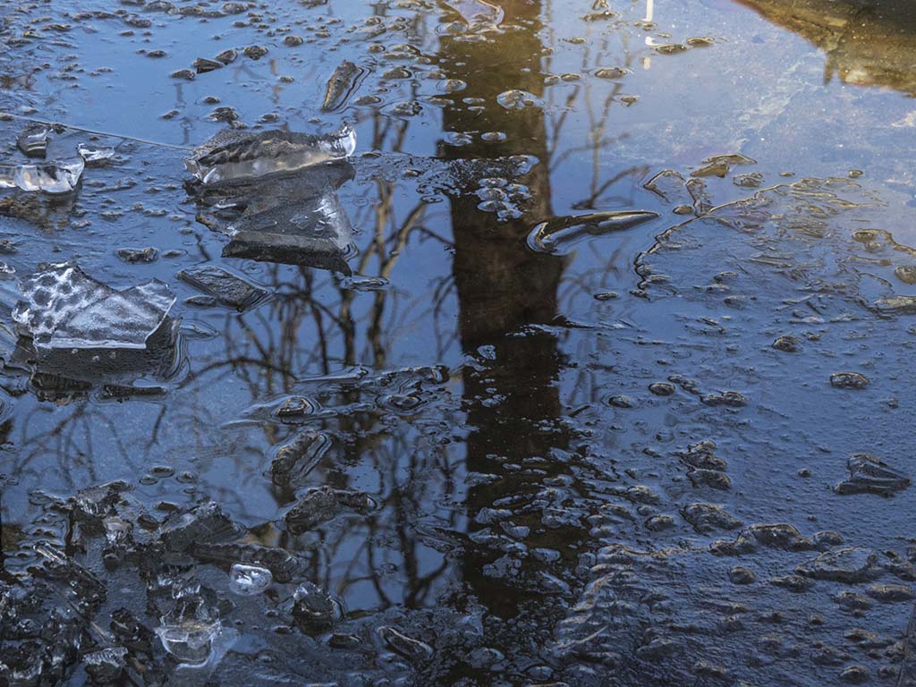 Agua de una fuente congelada. / KAMARERO