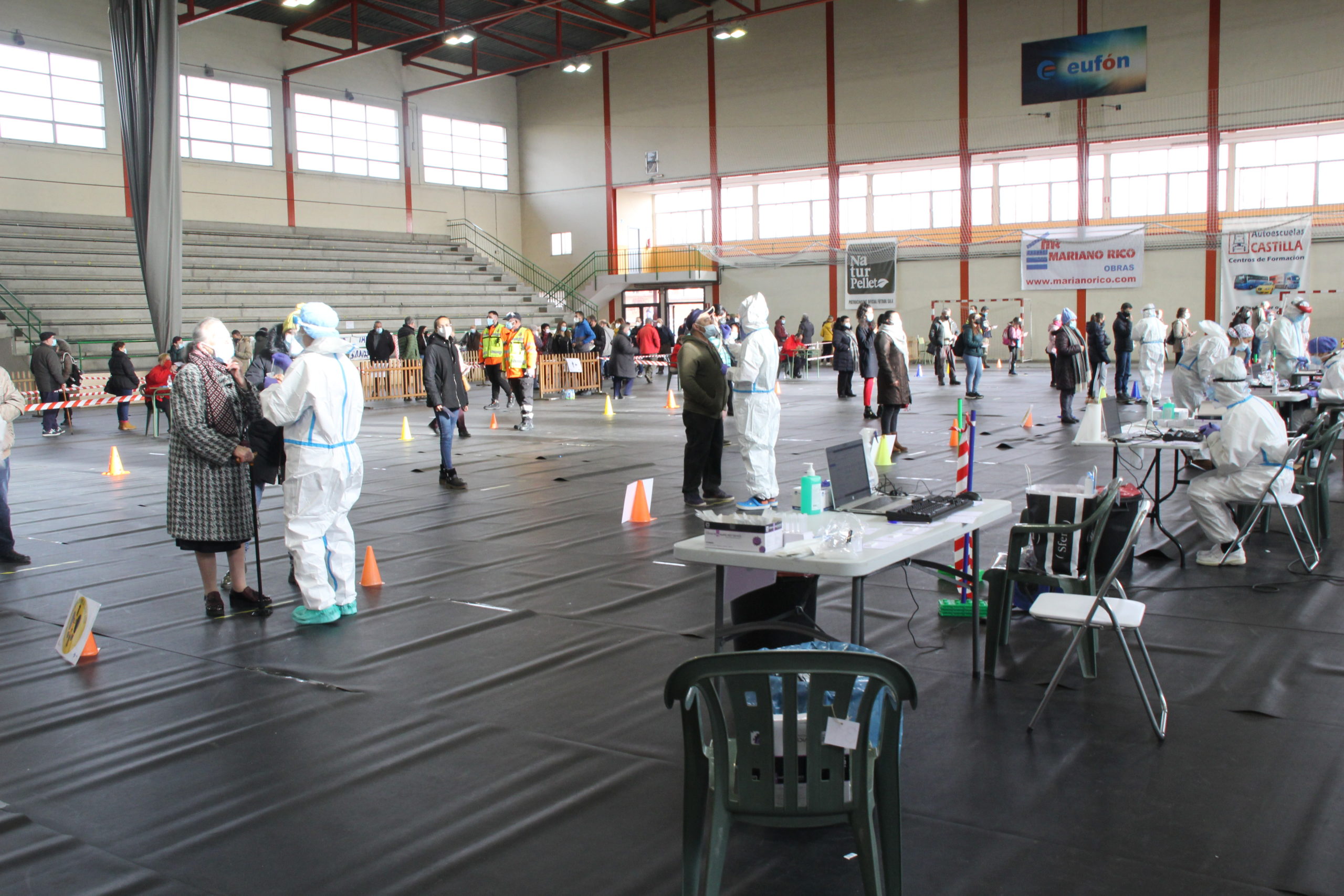 Segunda jornada de cribado masivo en Cuéllar. / C.N.
