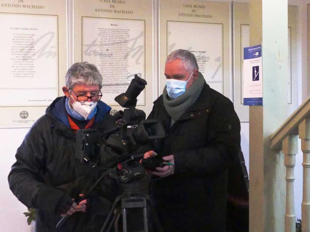 Rodaje sobre el documental de Luis Cernuda en la casa de Antonio Machado. / EL ADELANTADO