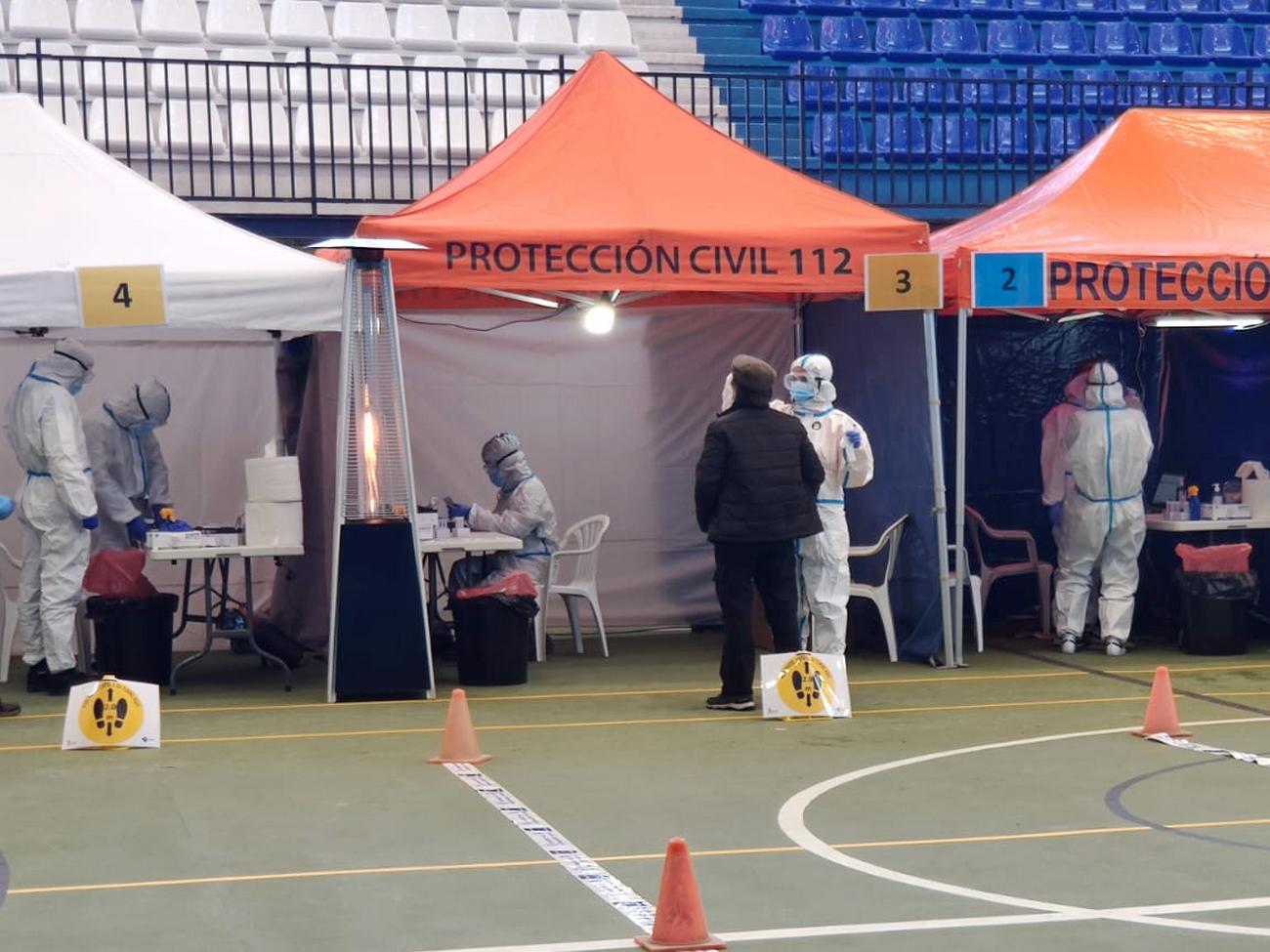 El dispositivo para realizar los test ha permanecido instalado en polideportivo ‘Las Adoberas’ de Cantalejo. / EL ADELANTADO