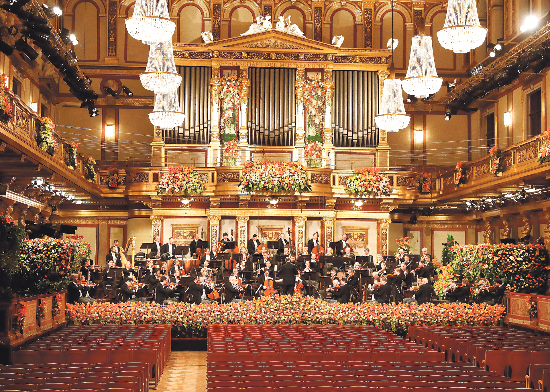 Riccardo Muti dirige en una sala vacía un gran concierto teñido de esperanza. EFE