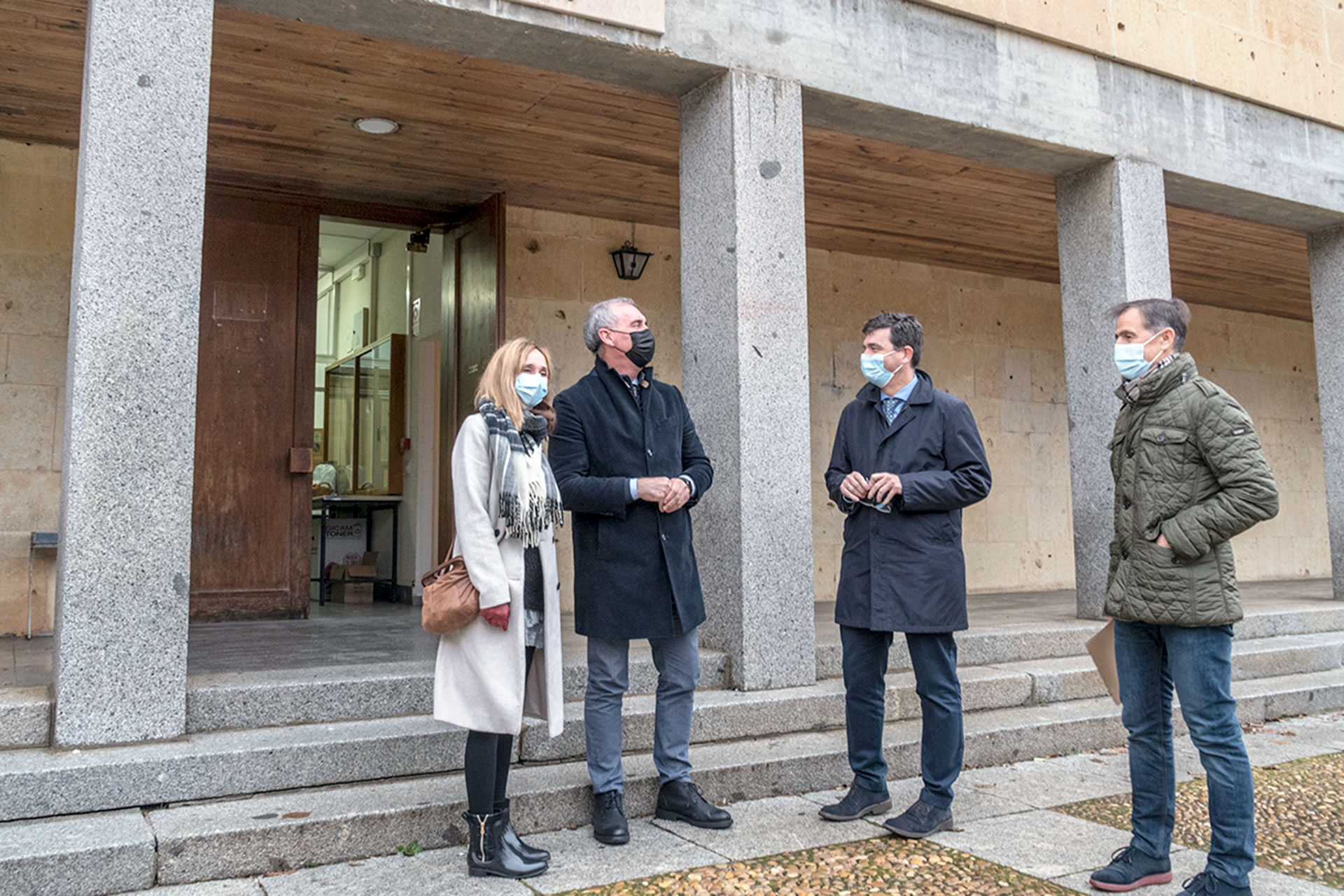 Visita a la antigua Escuela de Magisterio, posible sede de los estudios de Enfermería./ KAMARERO