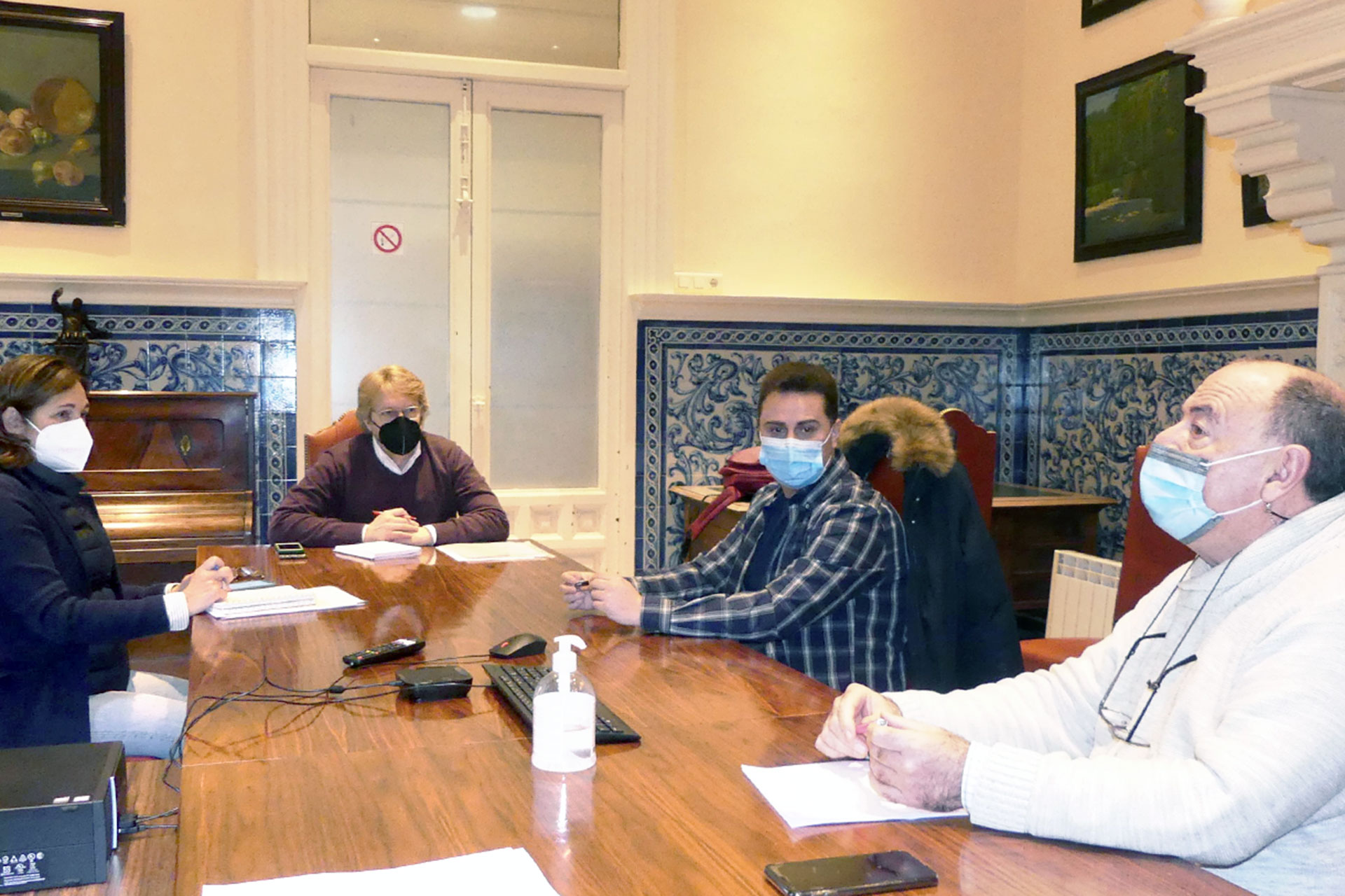 La reunión de la mesa de Diálogo Social se desarrolló en sede municipal. / E.A.