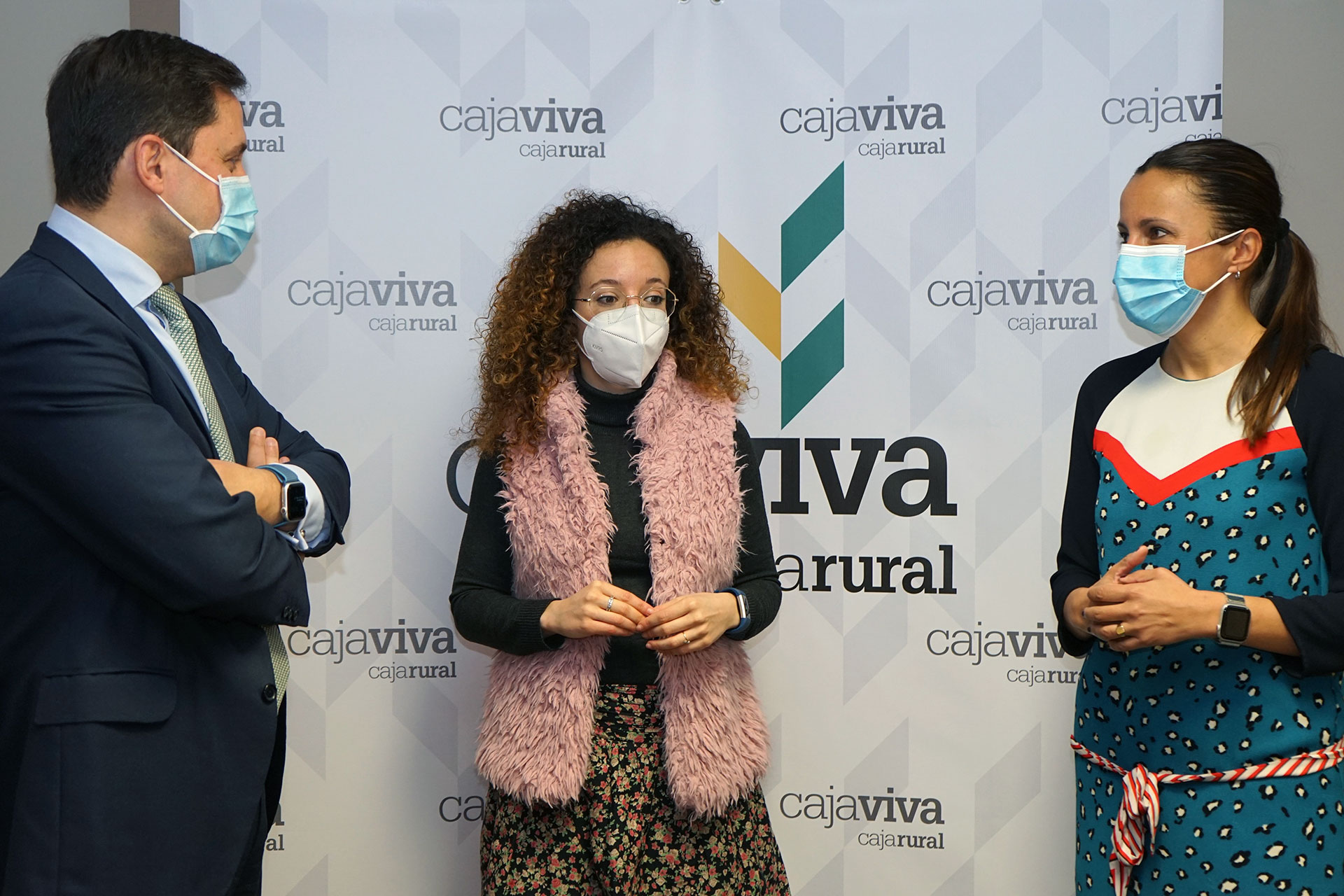 Los responsables de la Diputación y Fundación Caja Rural durante la presentación del proyecto. / E.A.