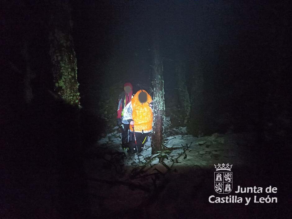Rescatados cinco montañeros perdidos en el Pico Mencilla 1 rescate montaneros