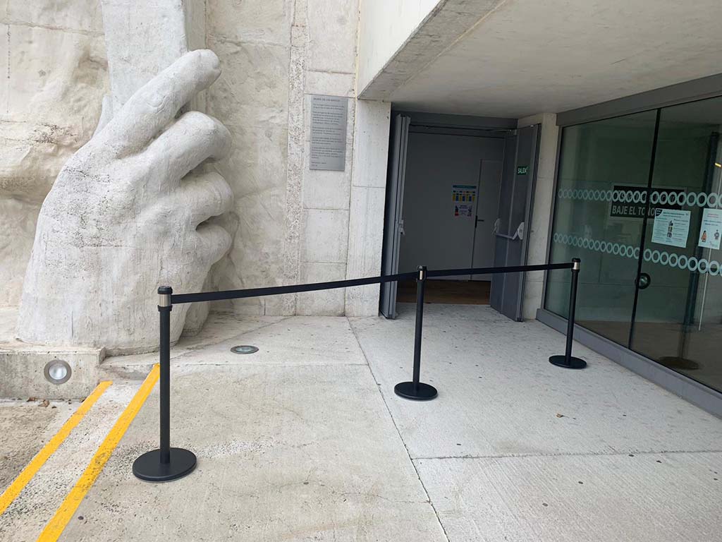 La Biblioteca Pública, nuevo punto para pruebas a contactos con escolares positivos 1 Acceso a la Biblioteca Pública de Segovia. / EL ADELANTADO