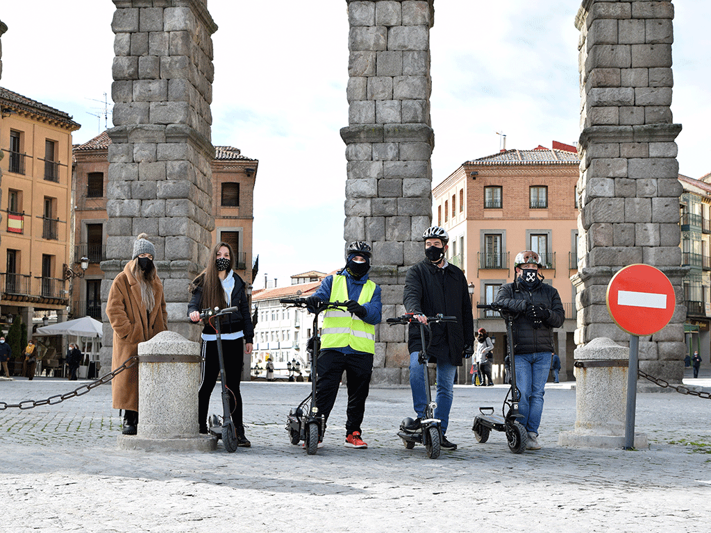 De izquierda a derecha, María Solís, Sandra Gala, Daniel Lázaro, Jesús Chamorro y Javier Rodríguez. / ROCÍO PARDOS