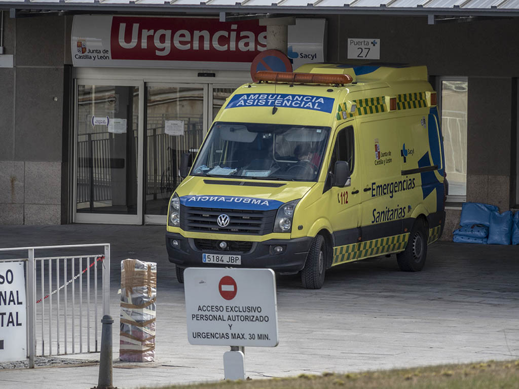 Entrada a Urgencias del Hospital General de Segovia. / KAMARERO