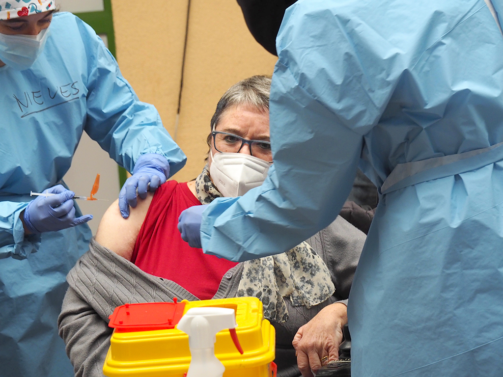 5 1kama vacunacion pedro delgado