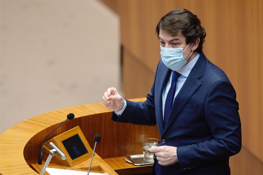 Alfonso Fernández Mañueco ante el Pleno de las Cortes