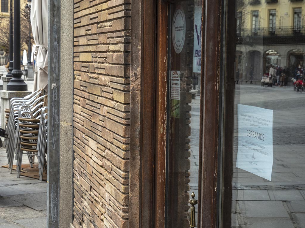 Un local hostelero de Segovia, cerrado al público. / KAMARERO