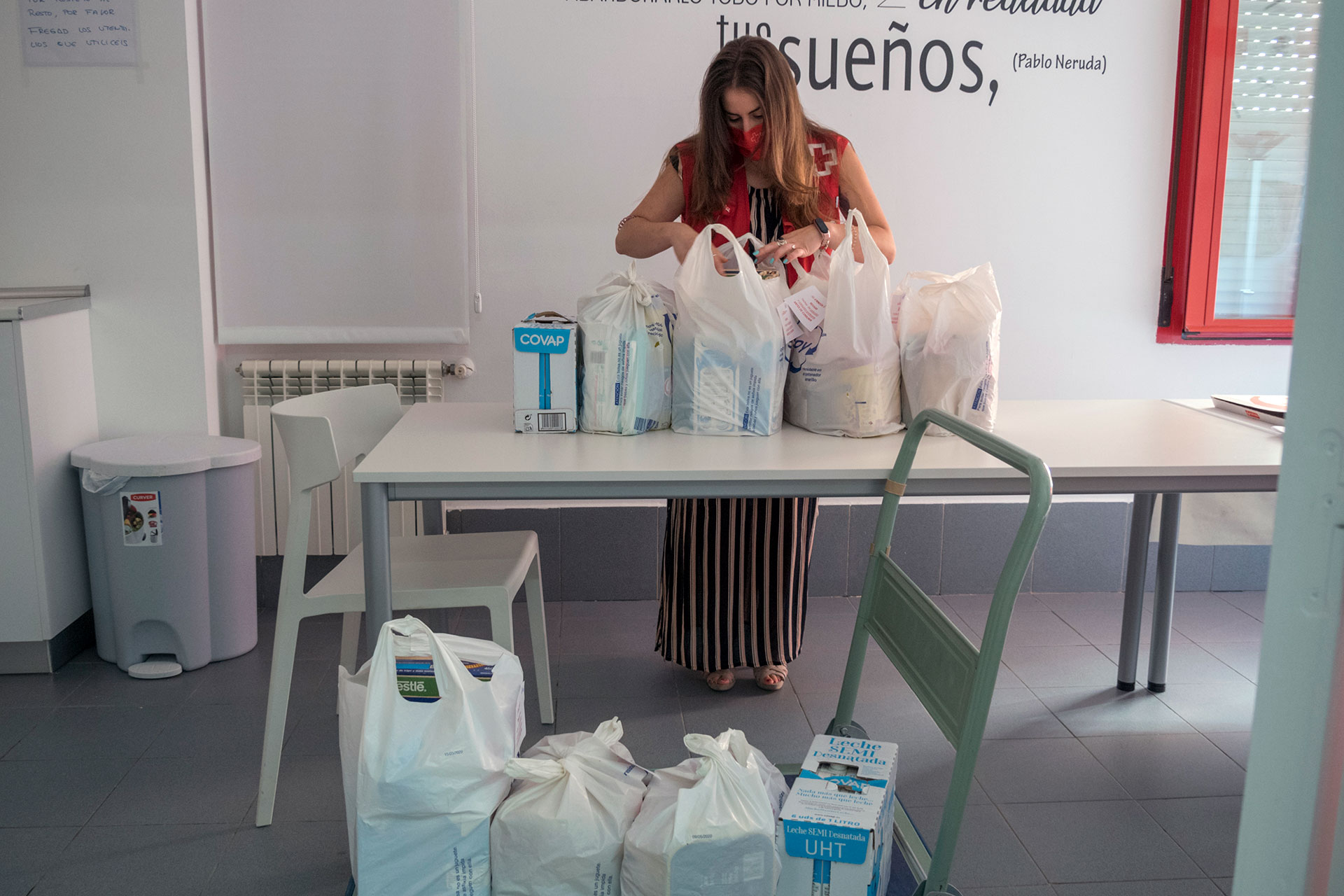 Los voluntarios de la organización colaboraron en el reparto. / EL ADELANTADO