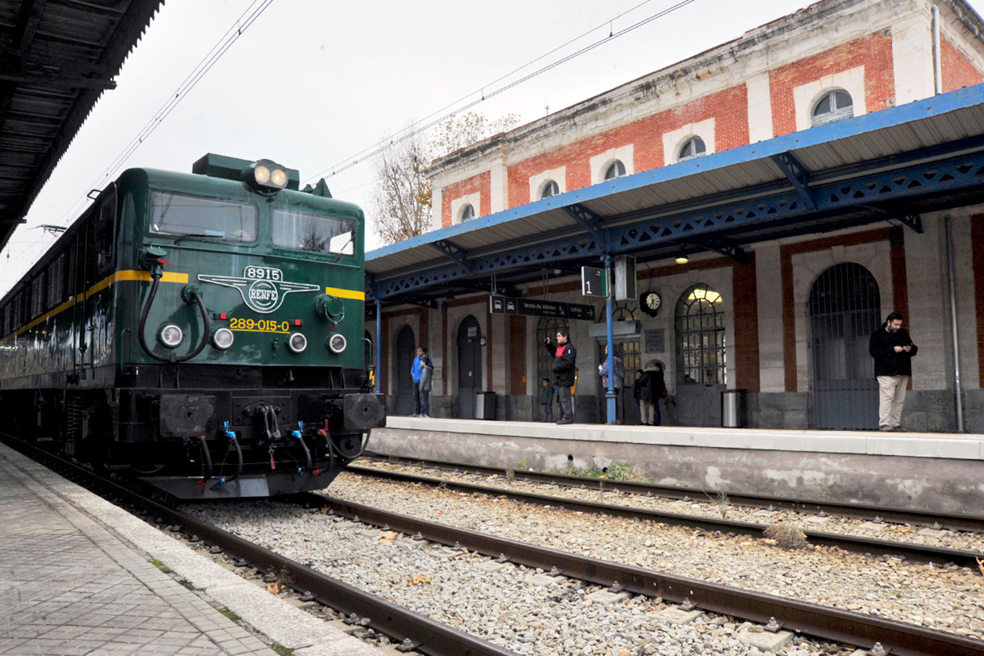 Imagen de la estación de tren de Segovia en el 130 aniversario de su creación. / KAMARERO