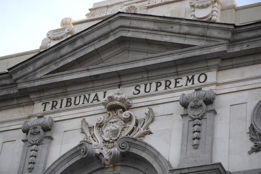 Detalle de la fachada del Tribunal Supremo. / EFEJavier LizónArchivo