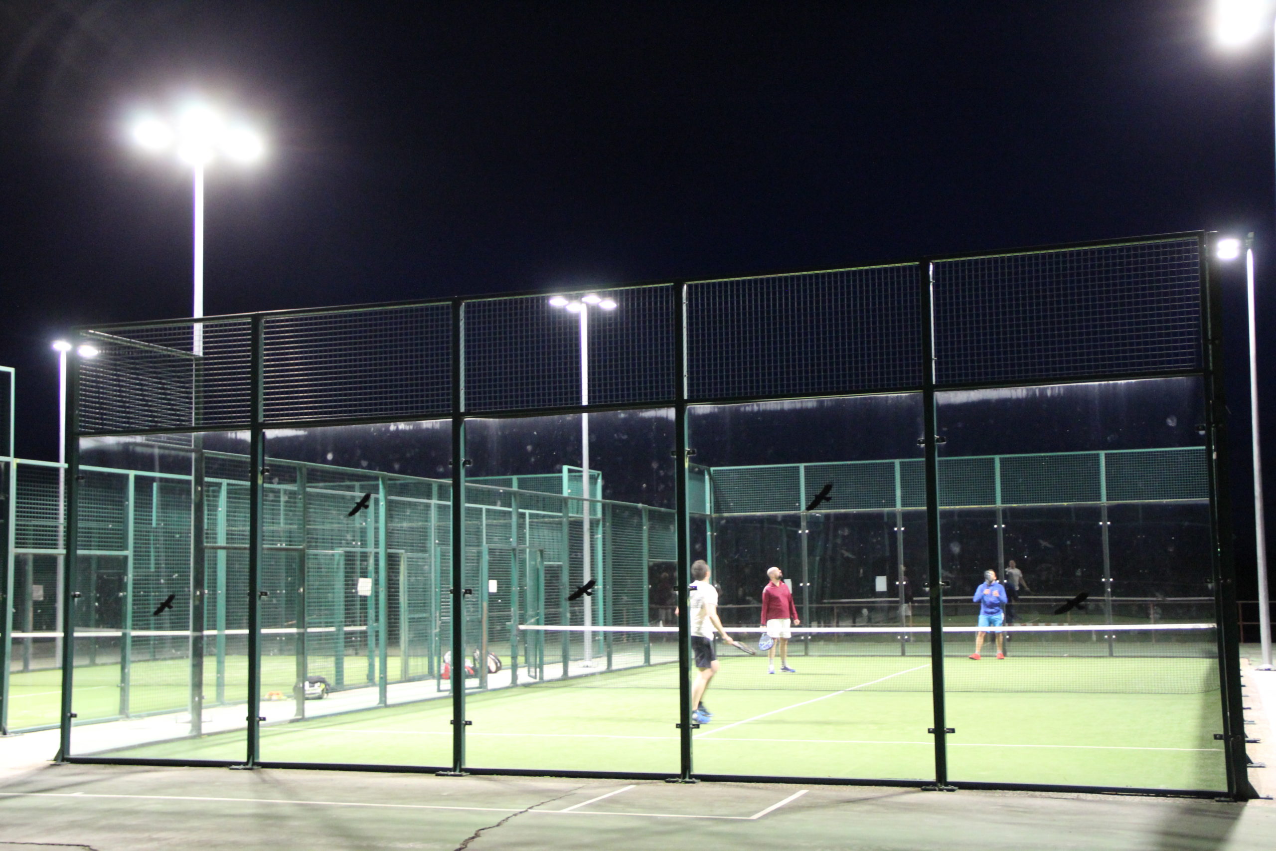 Las pistas de pádel de Cuéllar ya cuentan con iluminación 1 IMG 8761 scaled
