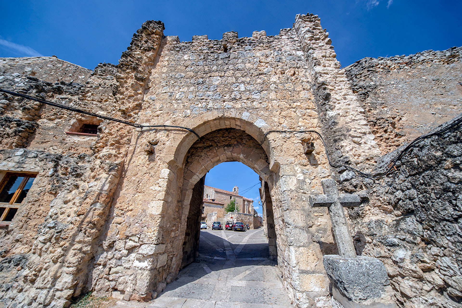 Maderuelo Puerta Villa