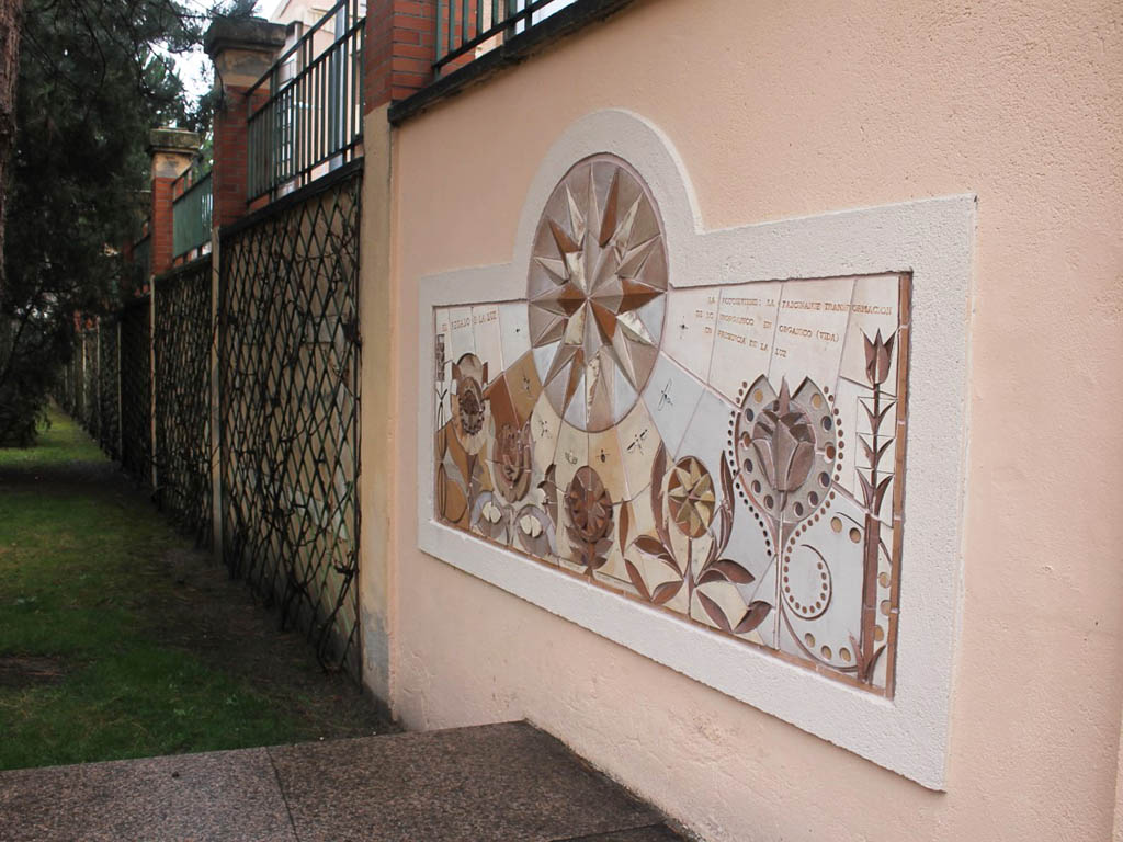 Uno de los murales cerámicos instalados en el Jardín Botánico. / EL ADELANTADO