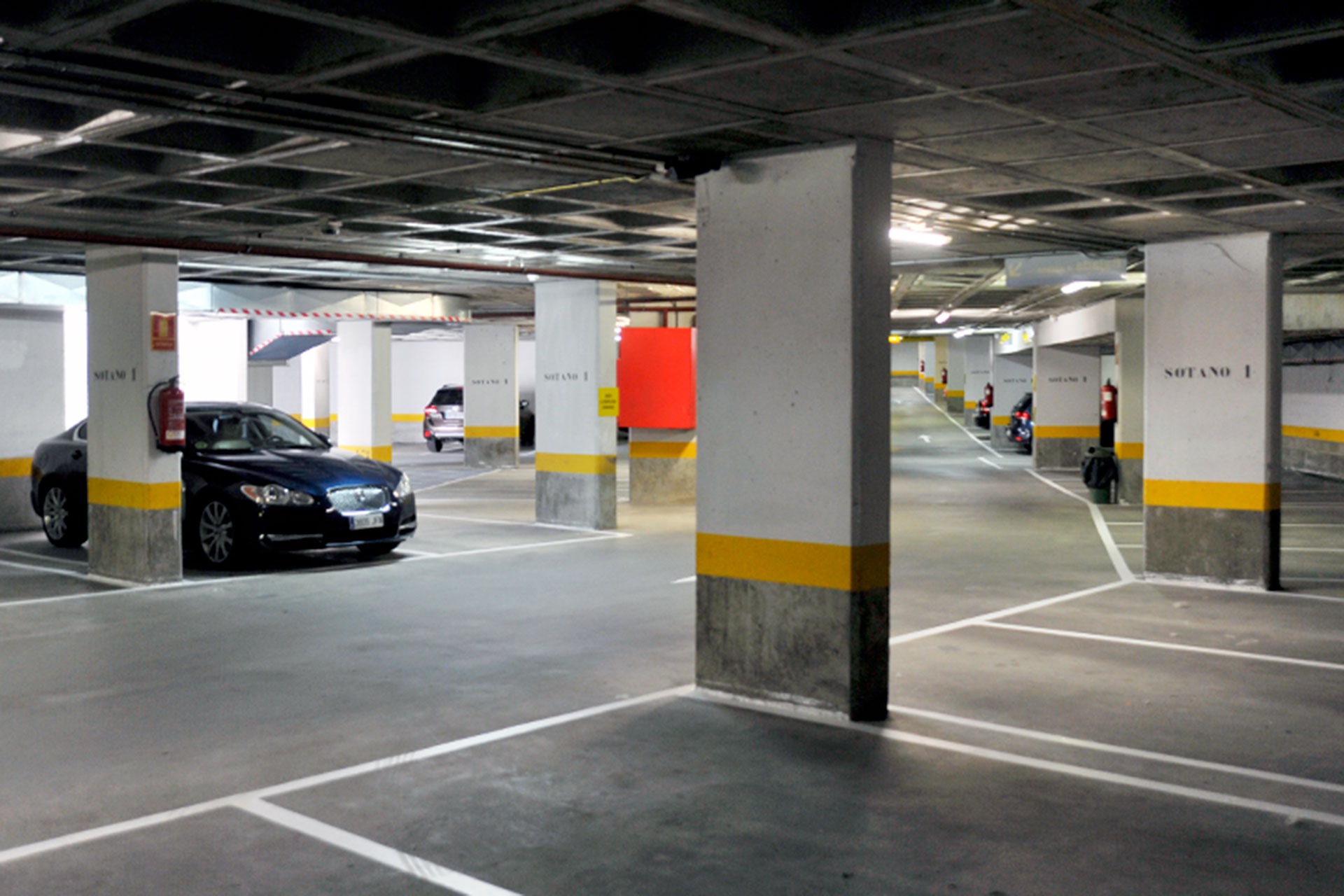 Interior del aparcamiento subterráneo de José Zorrilla. / Kamarero