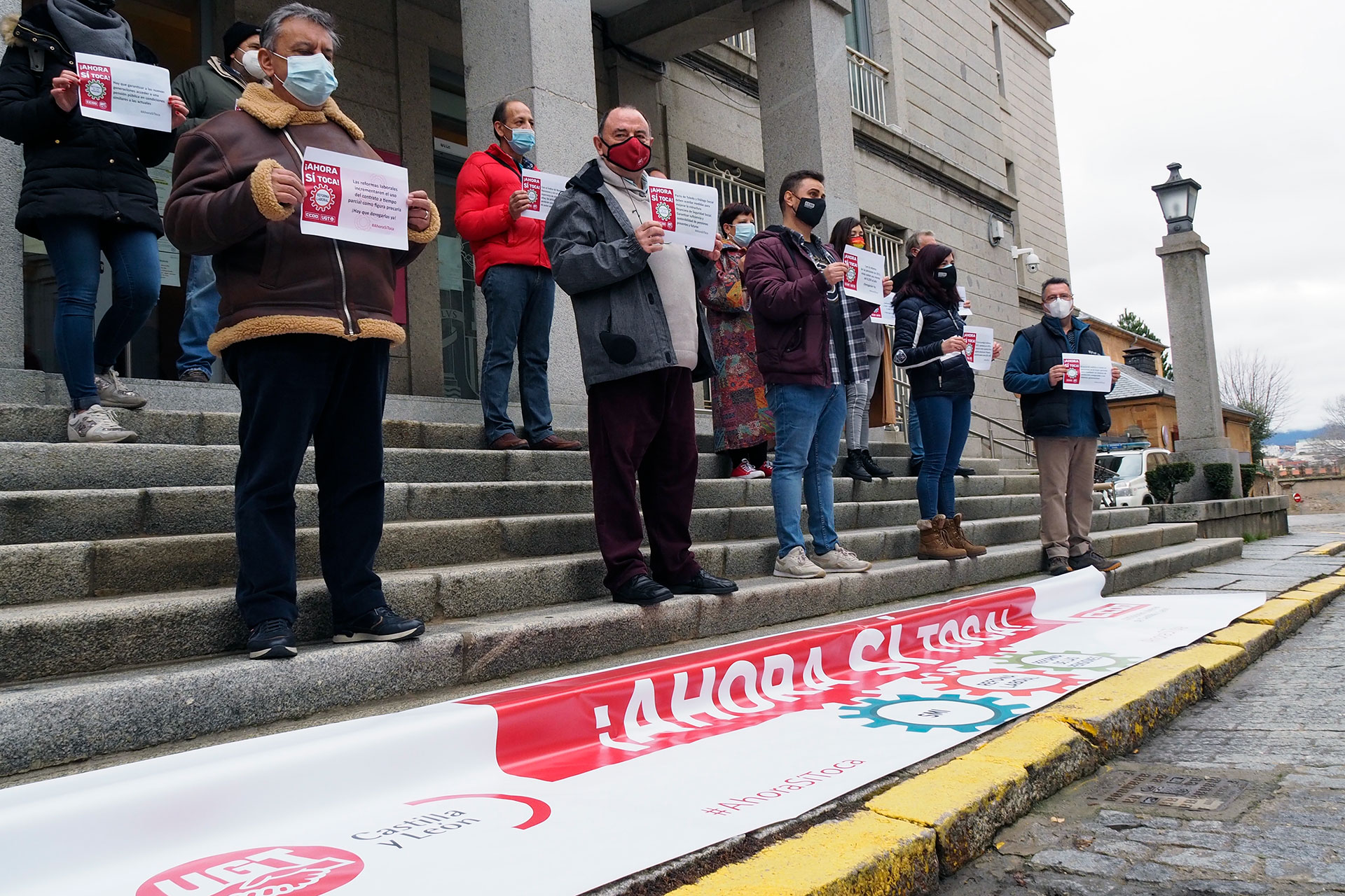 Representantes de UGT y CCOO se han unido bajo el lema ‘¡Ahora sí toca¡’. / KAMARERO