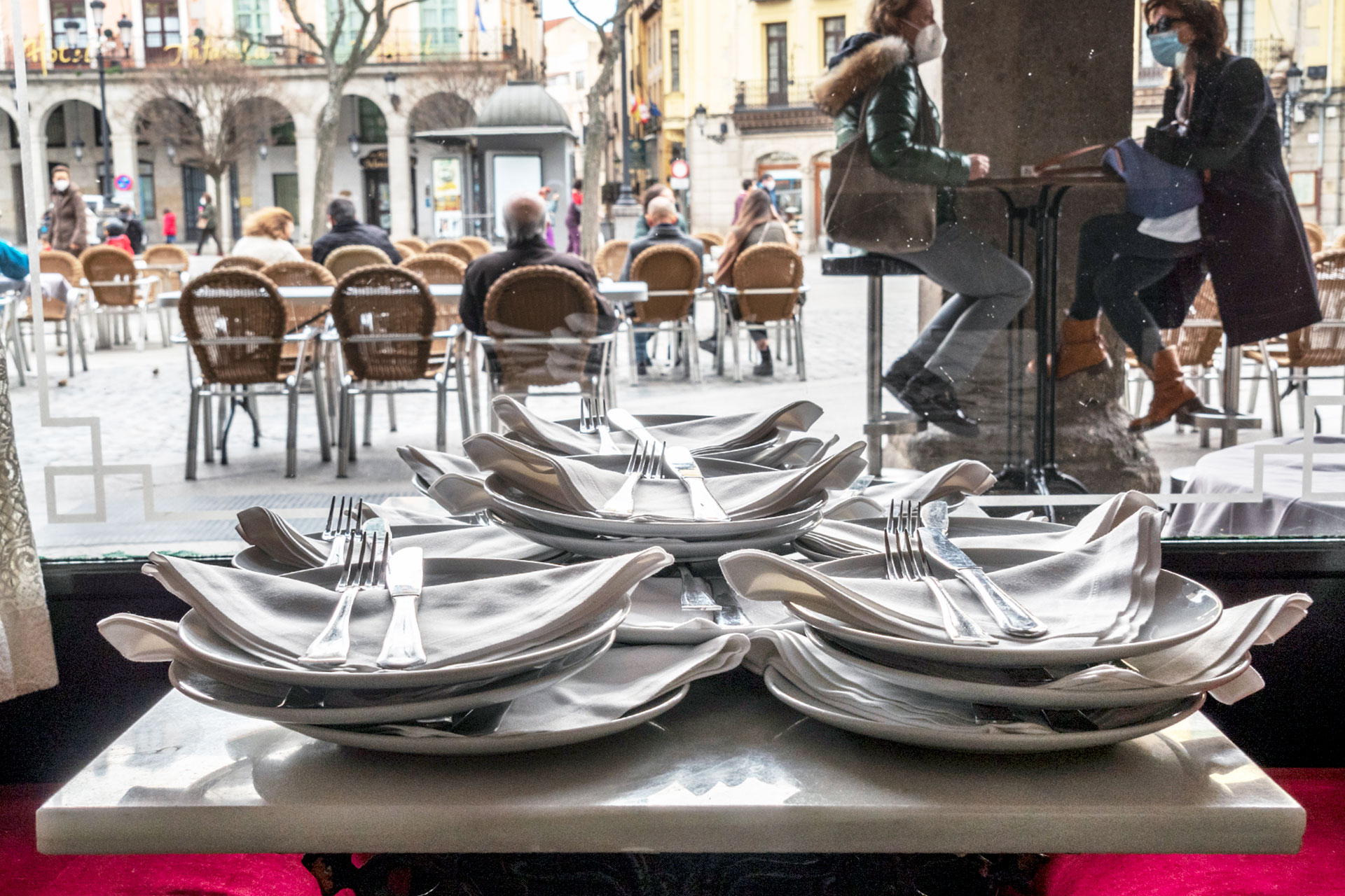 Turistas Platos Comidas Terraza KAM1056