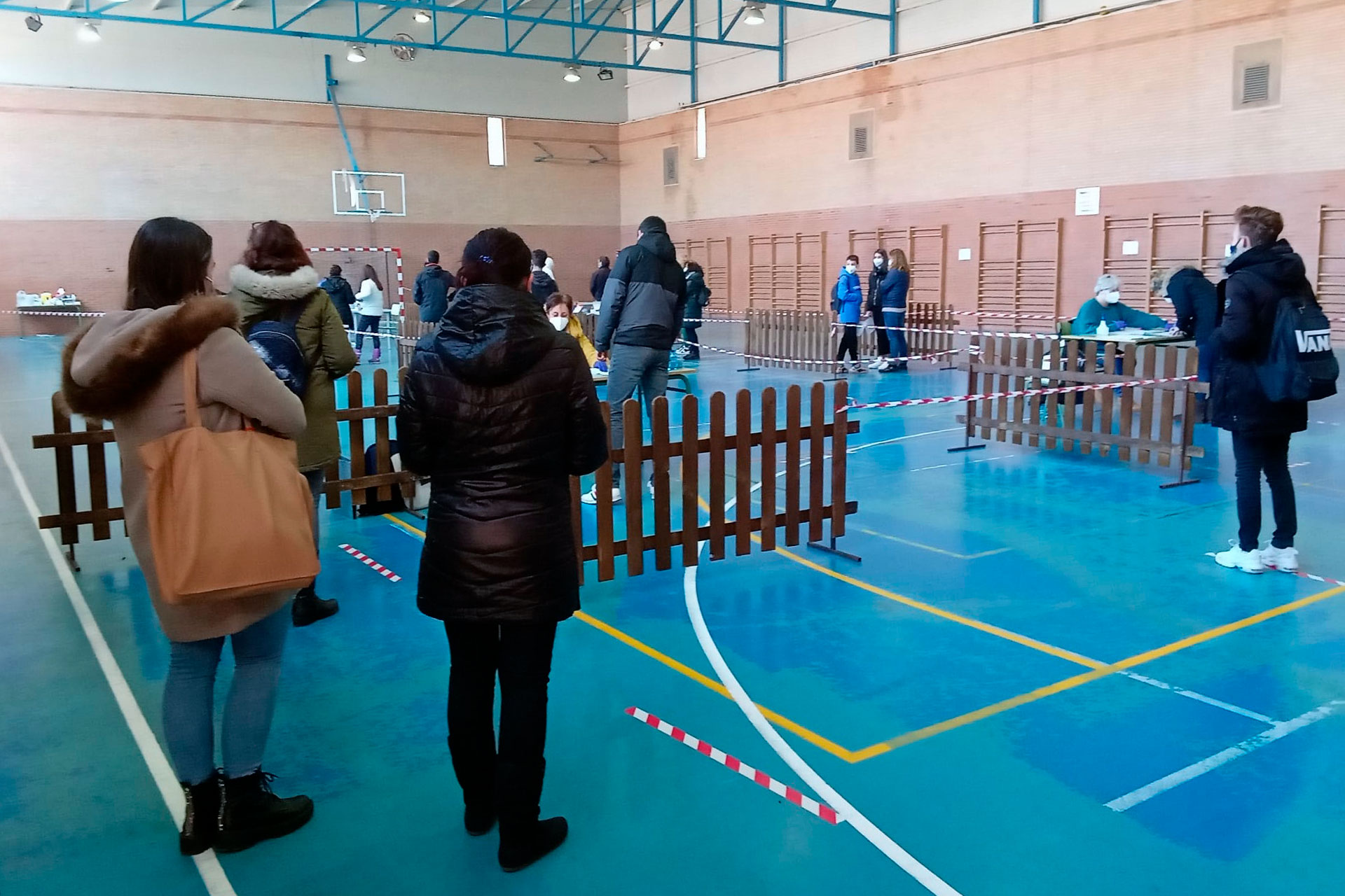 Varios ayllonenses participan en el cribado masivo. / EL ADELANTADO