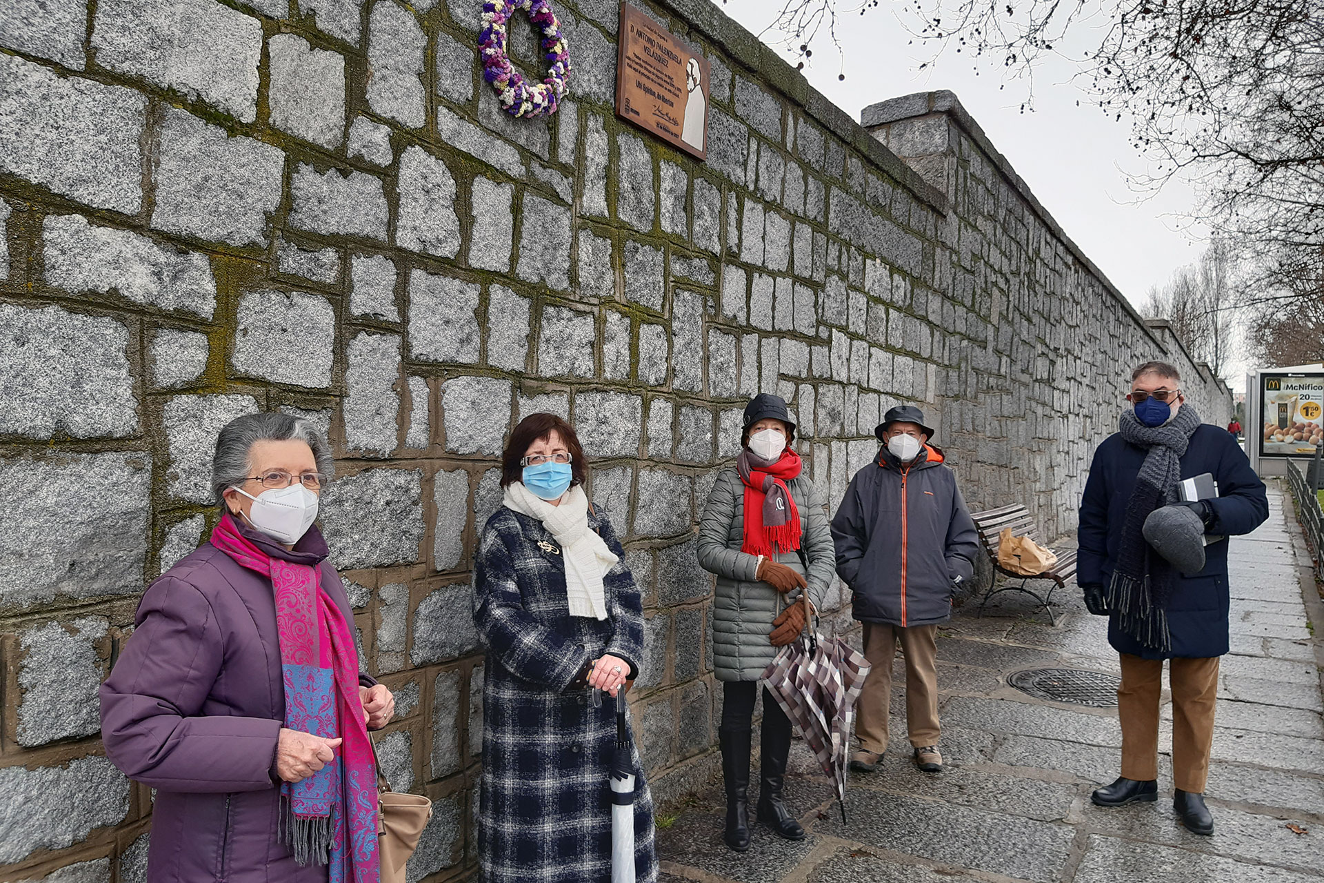 homenaje antonio palenzuela flores placa