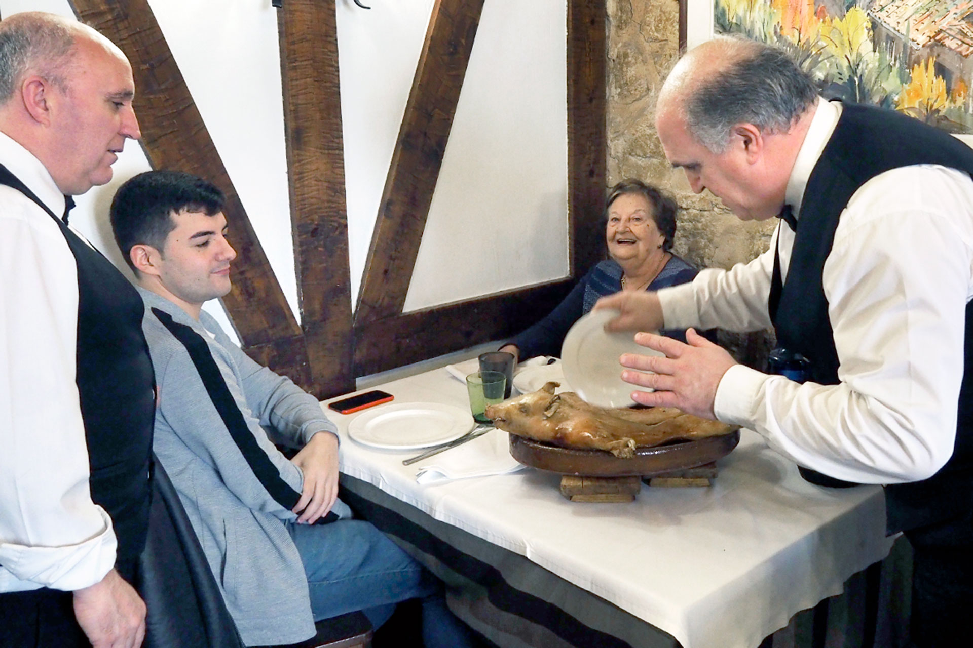 Bar El Sitio 5 Dias Dorado Cochinillo KAM3175