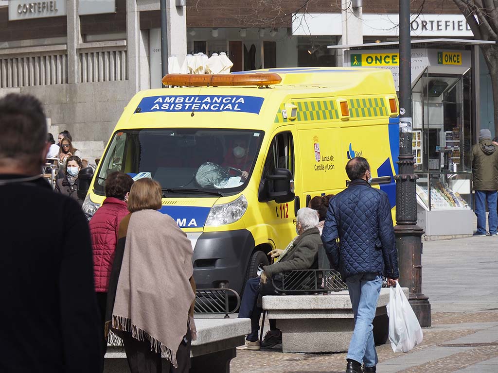 Calle Gente Coronavirus Ambulancia
