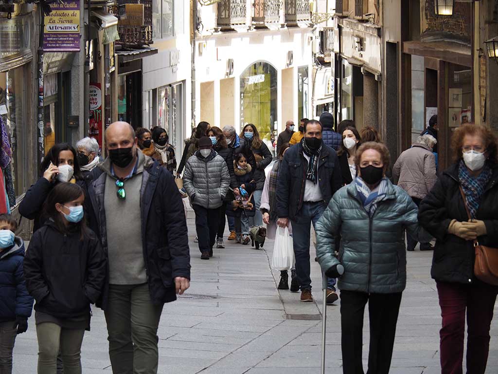 Calle Gente Mascarillas Coronavirus 3