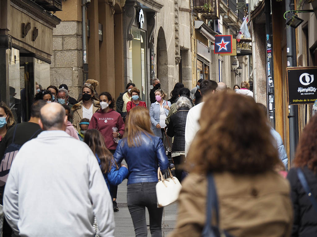 Calle Gente Mascarillas Coronavirus KAM6290