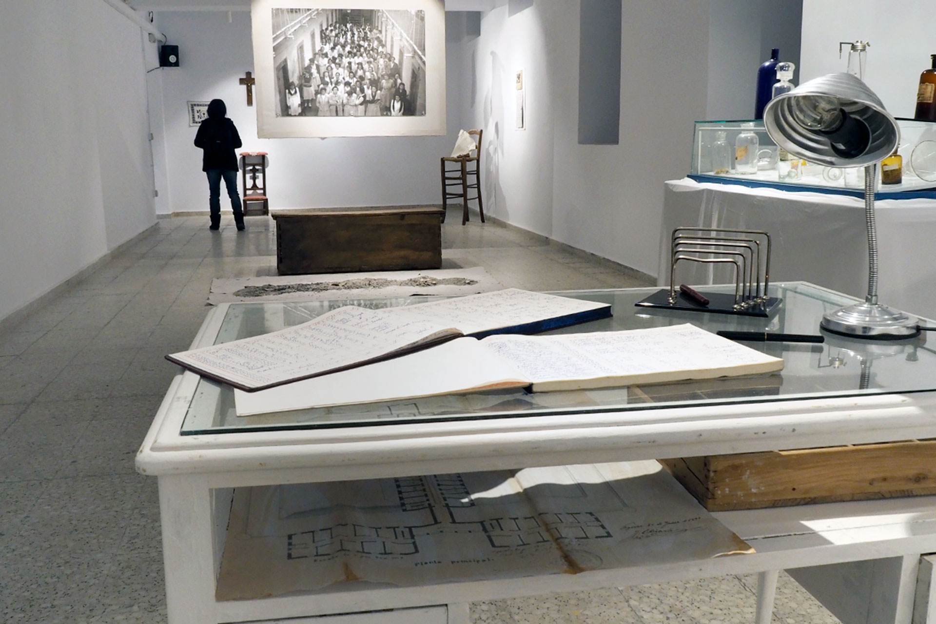 Carcel Centro Creacion Expo Papillons KAM2517