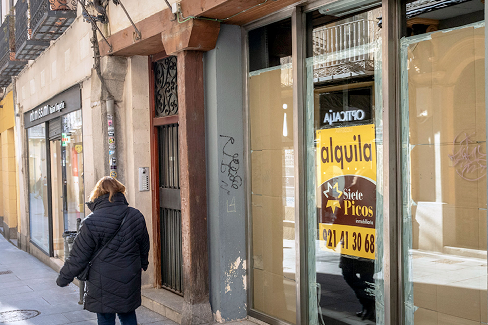 Comercios Cerrados Calle Real KAM5391