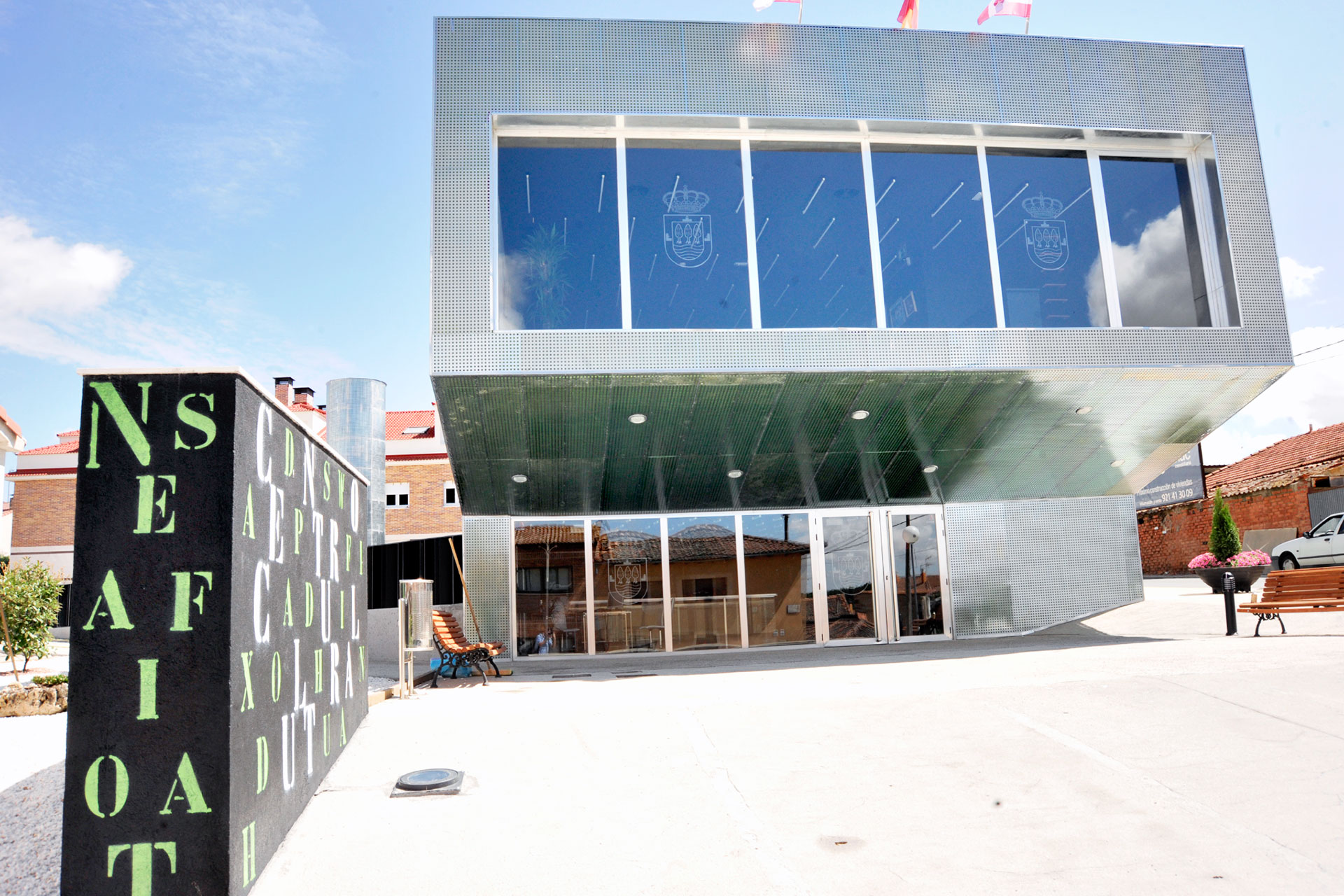 Fontanares Unido se manifiesta hoy para que los niños puedan estudiar en su pueblo 1 Hontanares Eresma Centro Cultural KAM5560