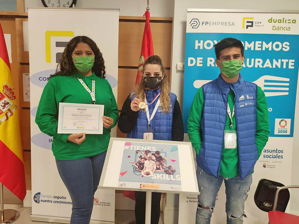 Los tres participantes del centro