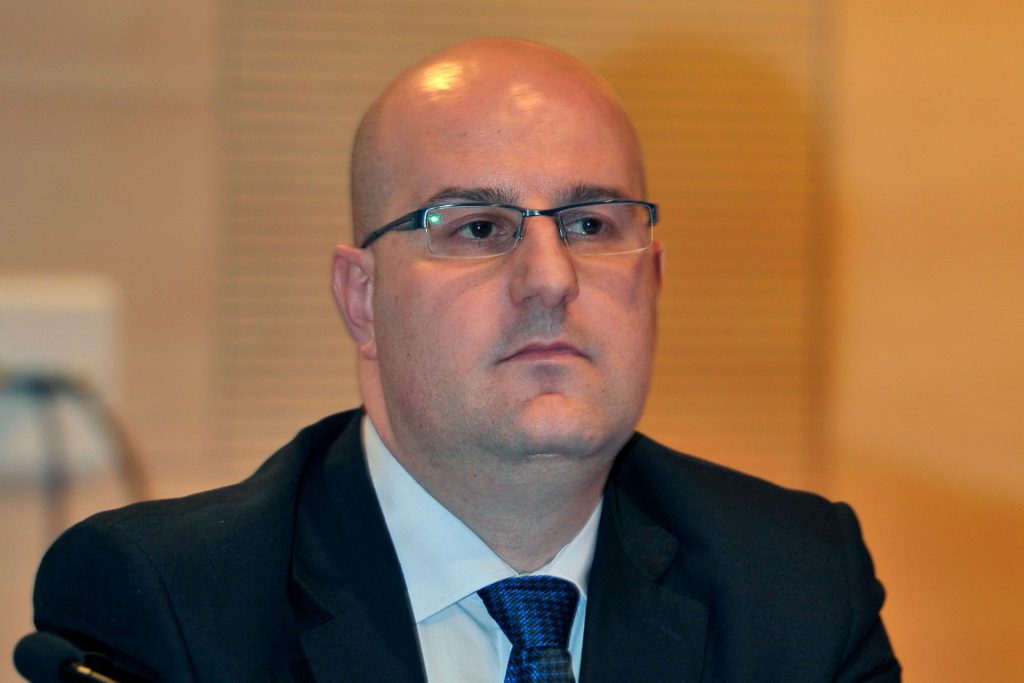 Miguel Angel Higuera KAM9327 Miguel Angel Higuera KAM9327