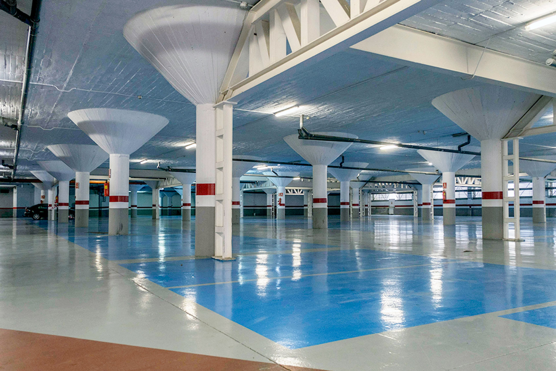 Parking Ezequiel Gonzalez Cerrado KAM1586