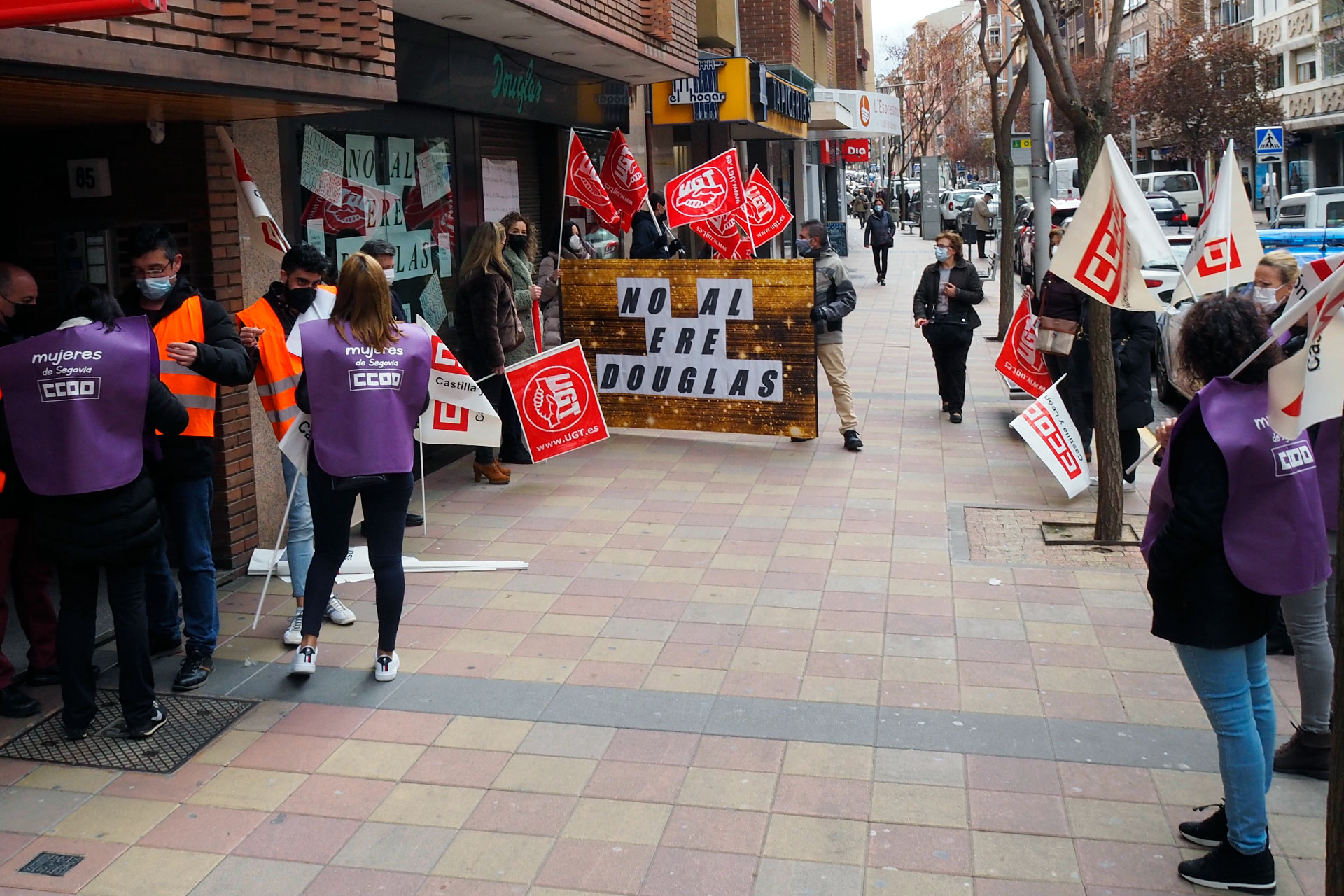 Perfumerias Douglas Concentracion Huelga ERE KAM4263