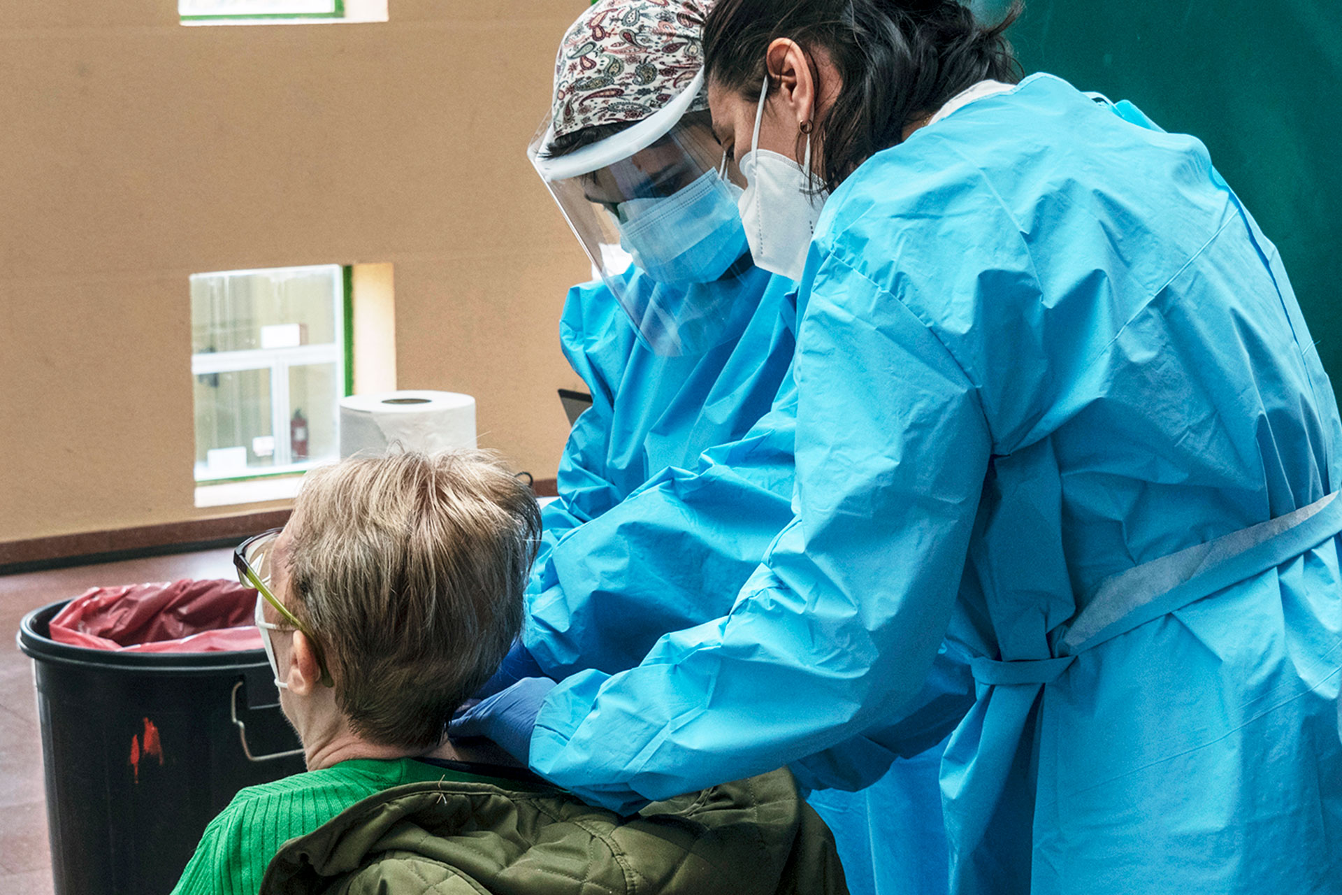 Vacunacion Coronavirus Mayores 80 Dependientes Pabellon Pedro Delgado KAM0139 1