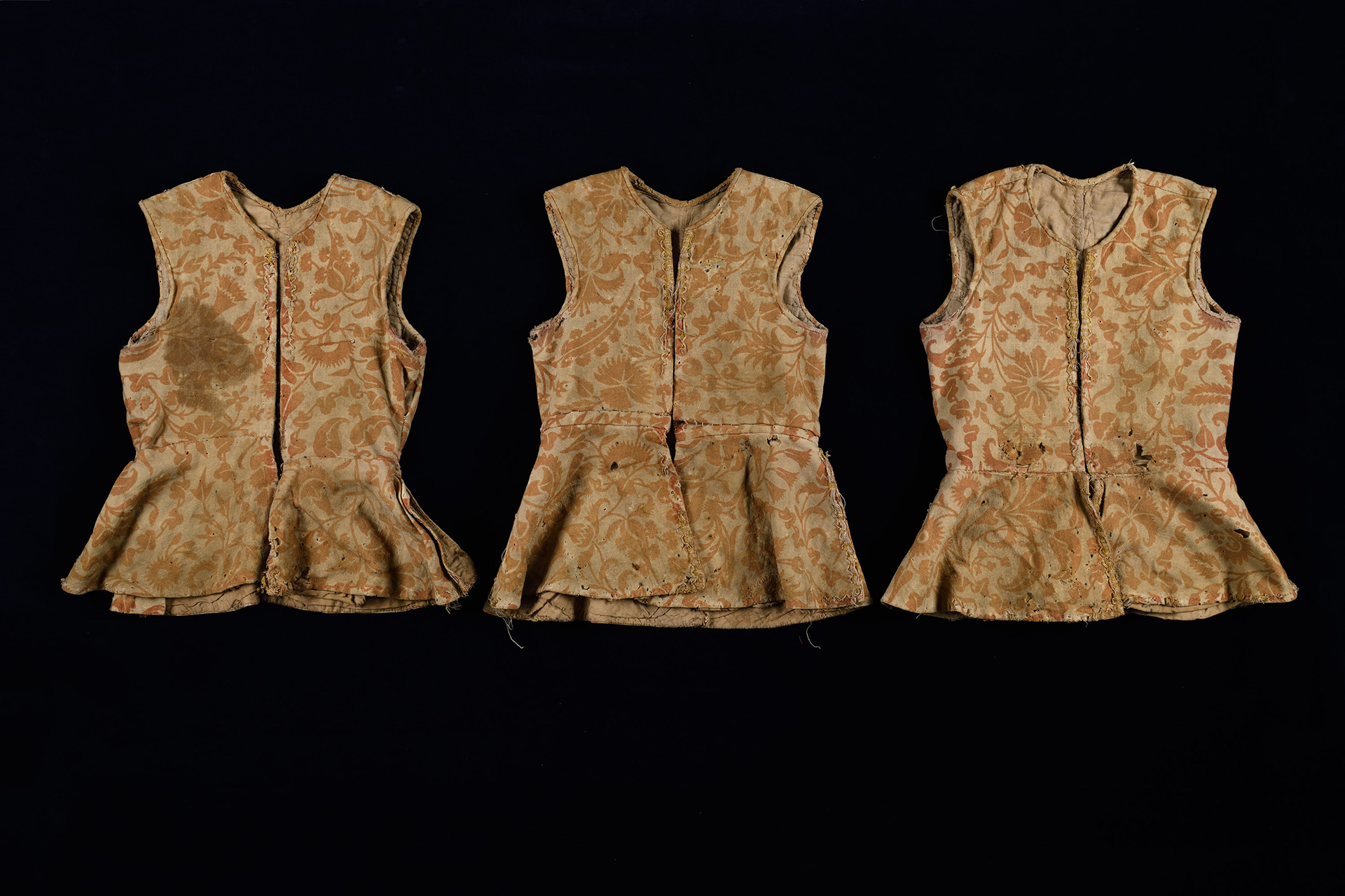 Vista general de las tres casaquillas antes de la intervención. Foto: CCRBC de C y L.