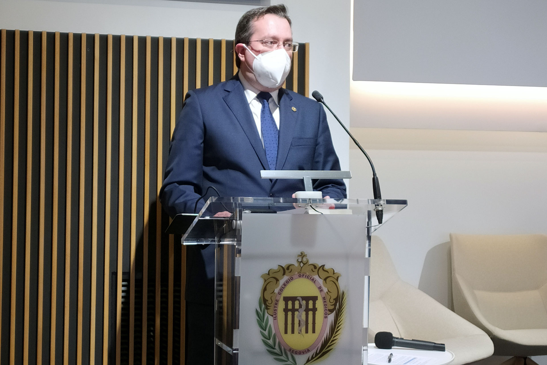 colegio medicos toma posesion graciliano estrada