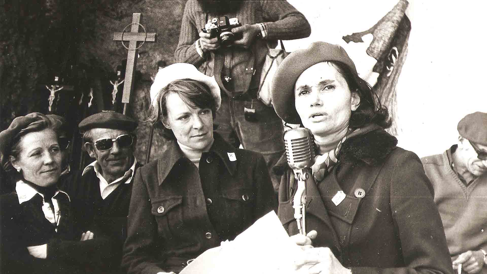 María Teresa y la princesa Irene de Holanda, esposa de Carlos-Hugo, en Montejurra.