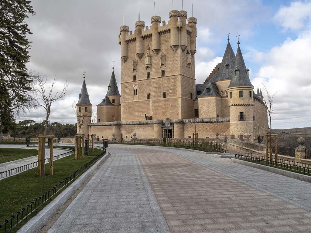 Alcazar Plaza Reina Victoria Nueva Pavimentacion Obras