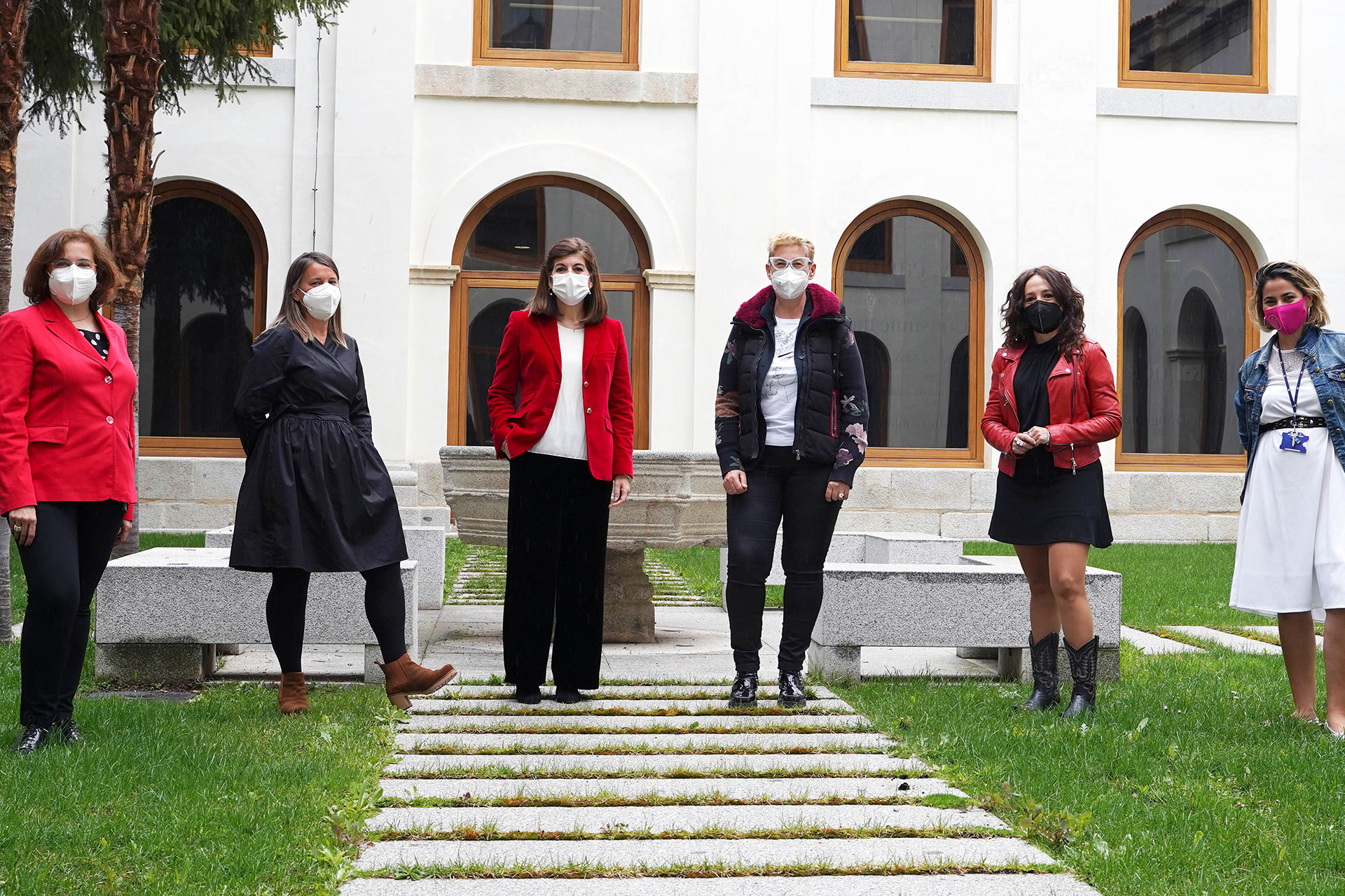Representantes de la Diputación Provincial de Segovia visitan el Punto Violeta de IE University.